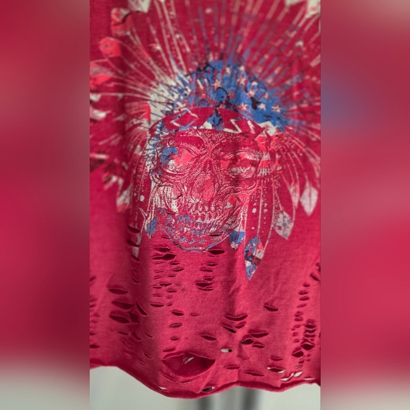 Trendy Red Distressed Graphic Tee - Picture 3 of 4